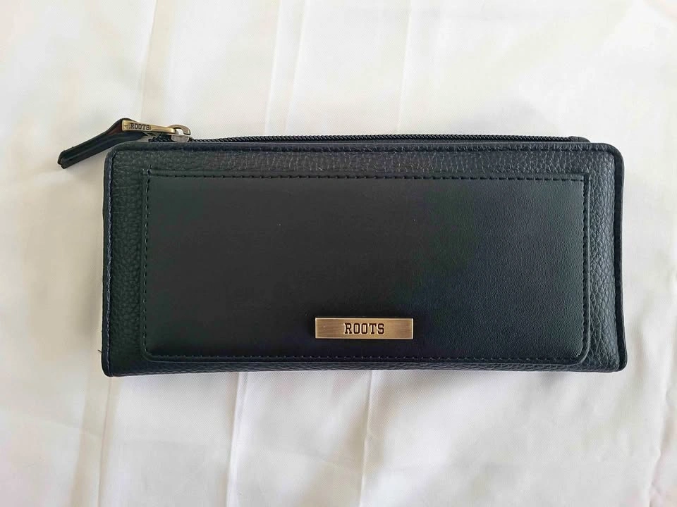 ROOTS Black Leather Wallet