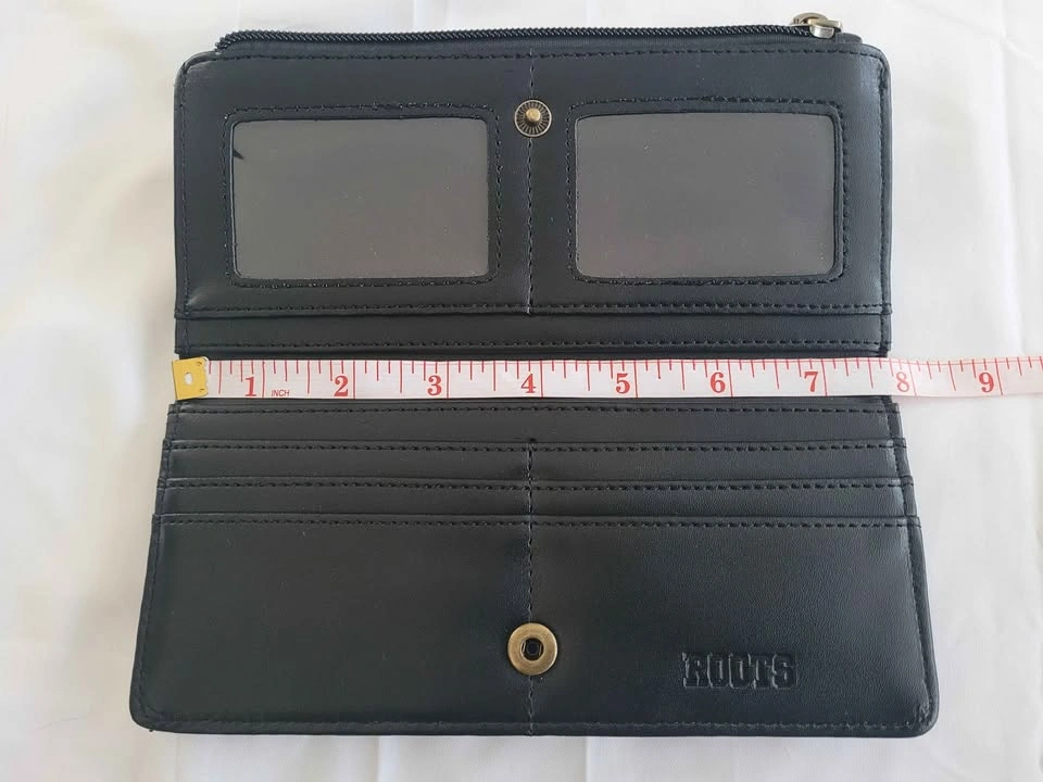 ROOTS Black Leather Wallet - photo 2