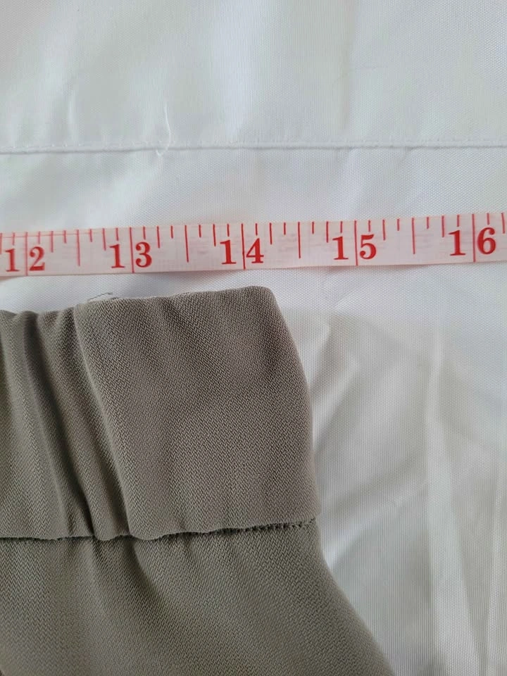 Lululemon On The Fly Crop Woven 23" Carbon Dust Women 6 - photo 5