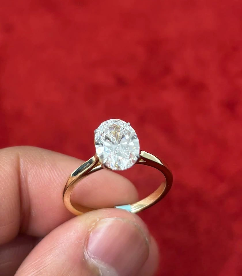 2.0 CT Oval Lab-Grown Diamond Ring – IGI Certified - photo 2