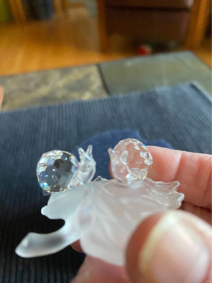 Retired Swarovski Crystal Baby Snails on Leaf Figurine - photo 5