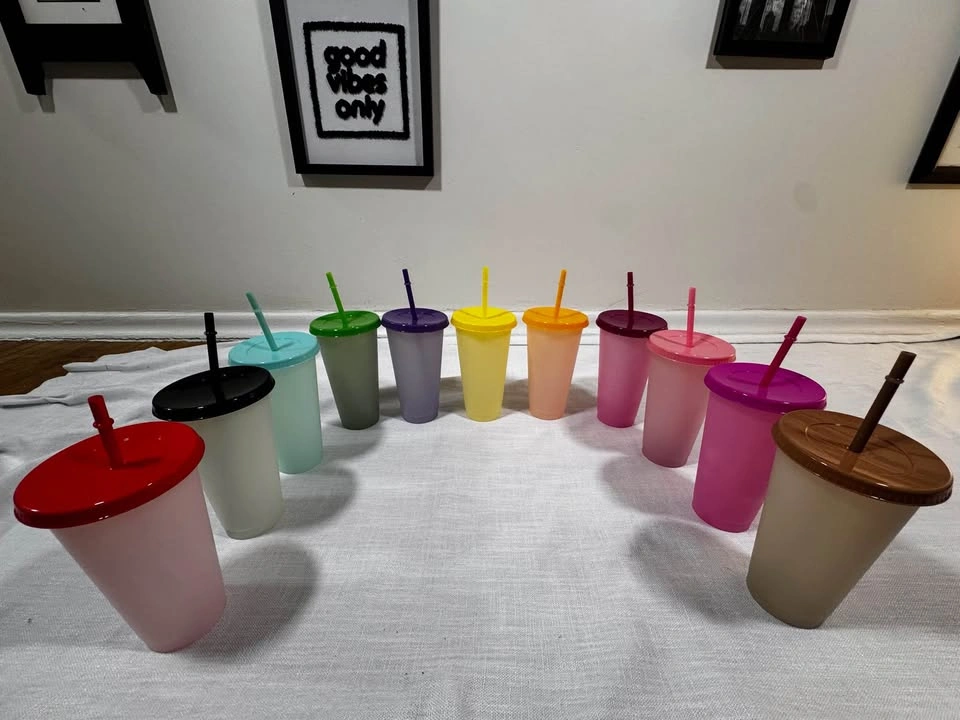 BRAND NEW EASEVE 11 Pack 24oz Color Changing Cups with Lids and - photo 2