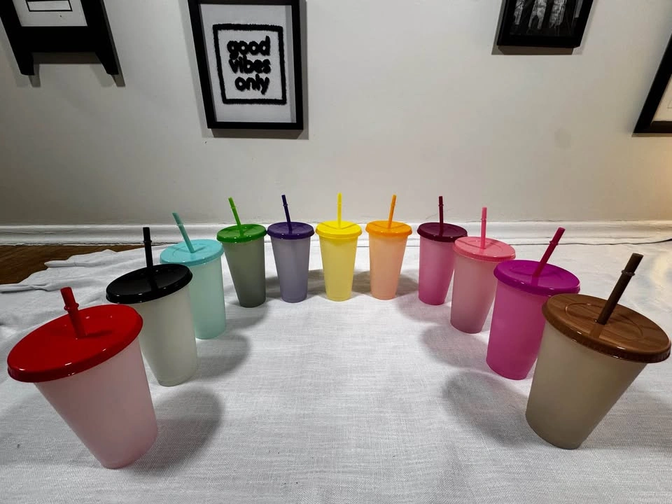 BRAND NEW EASEVE 11 Pack 24oz Color Changing Cups with Lids and - photo 3