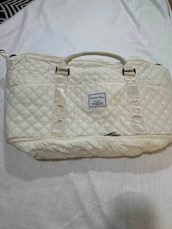 BRAND NEW Fashion Bag Quilted Travel Duffle and Crossbody Set - photo 2