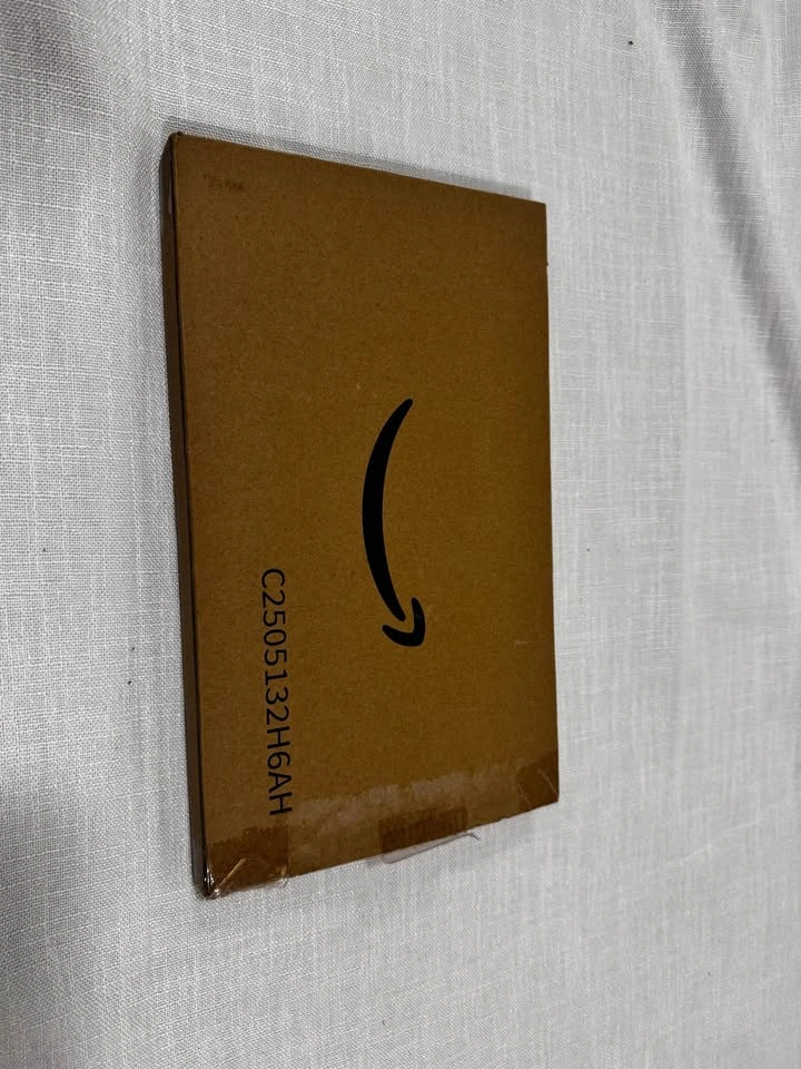 BRAND NEW Amazon Basics Dog and Cat Door Replacement Flap - photo 4