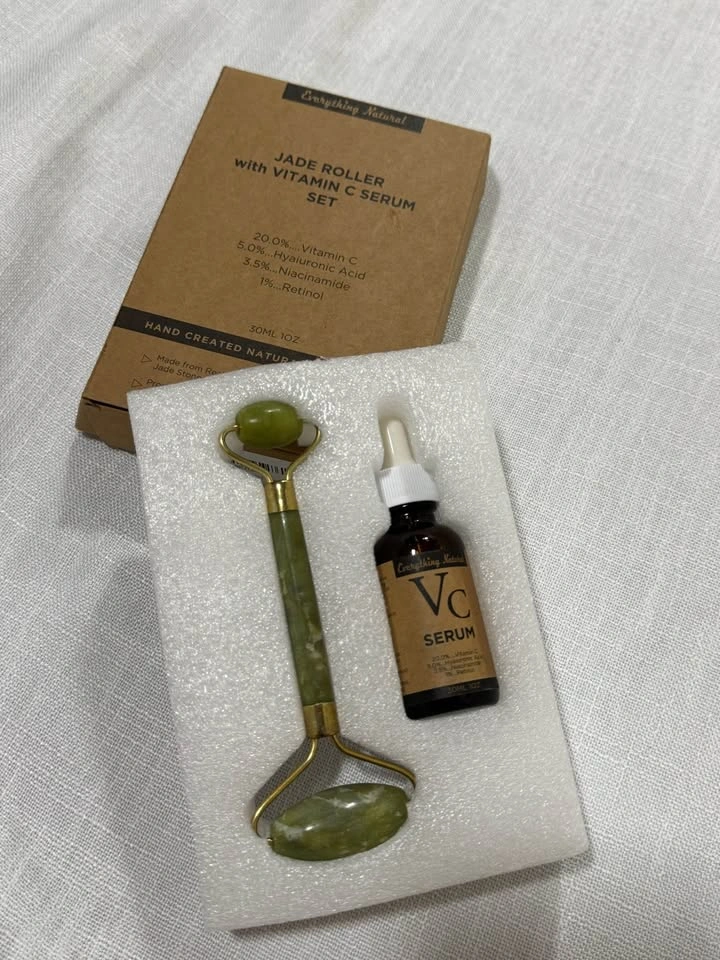 BRAND NEW Everything Natural Vitamin C Serum with Jade Roller - photo 2