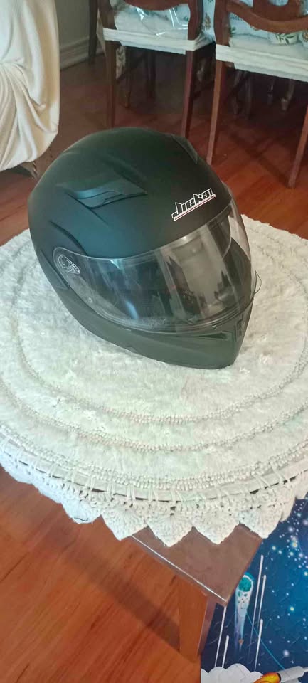 Double visor helmet