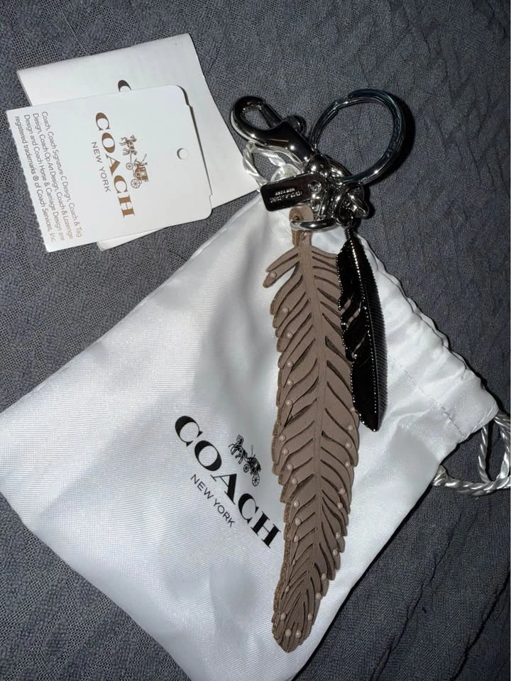 COACH Leather Feather & Silver Metal Keychain Bag Charm - photo 2