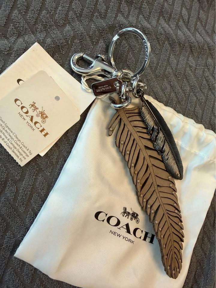 COACH Leather Feather & Silver Metal Keychain Bag Charm - photo 4