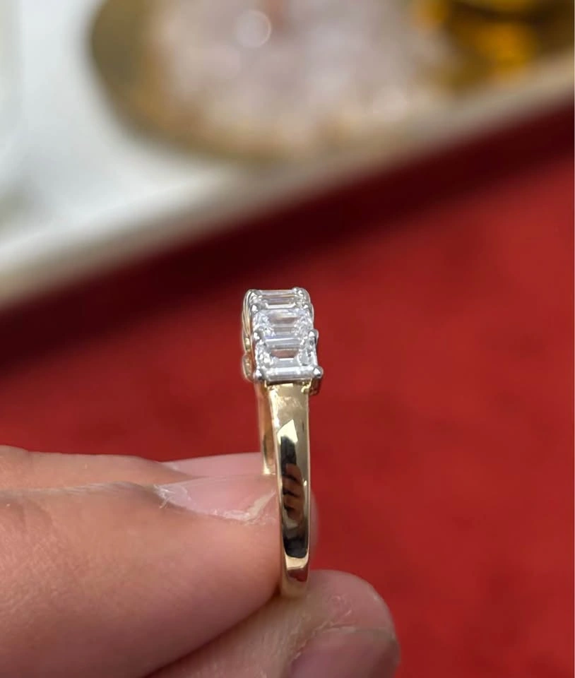 1.60 CT Multi-Stone Lab-Grown Diamond Band – IGI Certified | 14K - photo 3
