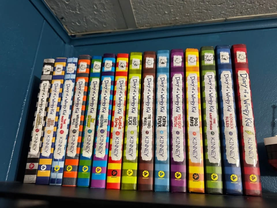 Dog Man & Diary of a Wimpy Kid Books - photo 2