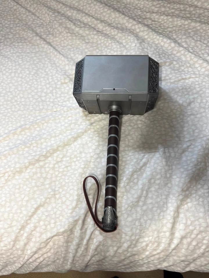Thor's Hammer Marvel Legends