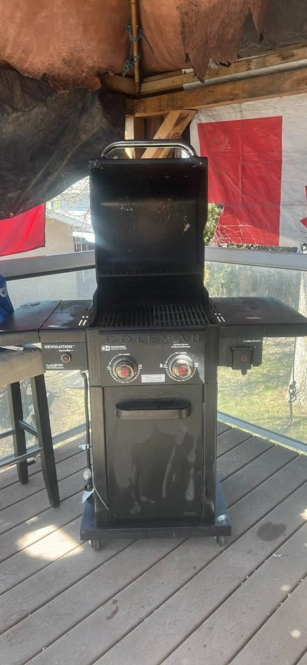 Coleman Revolution 340 2-Burner Propane BBQ - photo 3