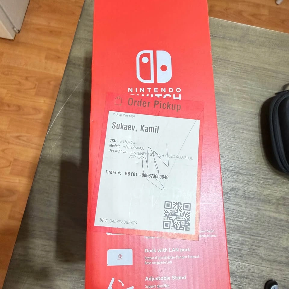 Nintendo Switch OLED + 256GB SD Card & Carrier Case - Like New - photo 4