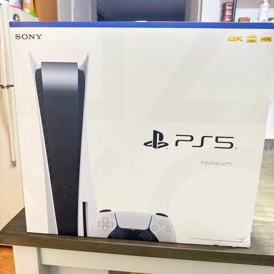 PS5 Disc Edition + Controller & 2 Games - Excellent Condition - photo 2