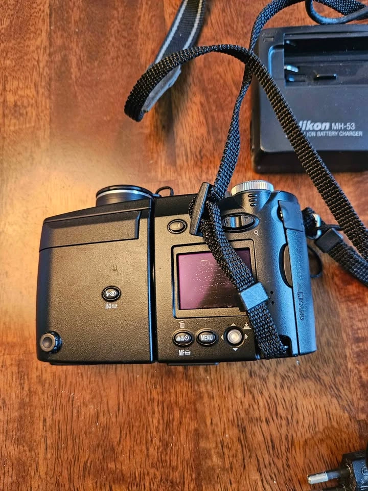 Vintage Nikon Coolpix 4500 Digital Camera - Original Box & Acces - photo 5
