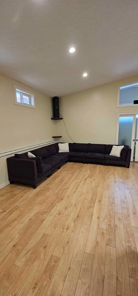 7 piece Royal Modular Sectional - photo 2