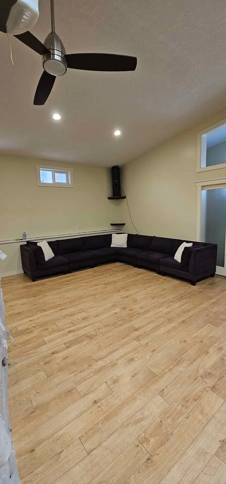 7 piece Royal Modular Sectional - photo 4