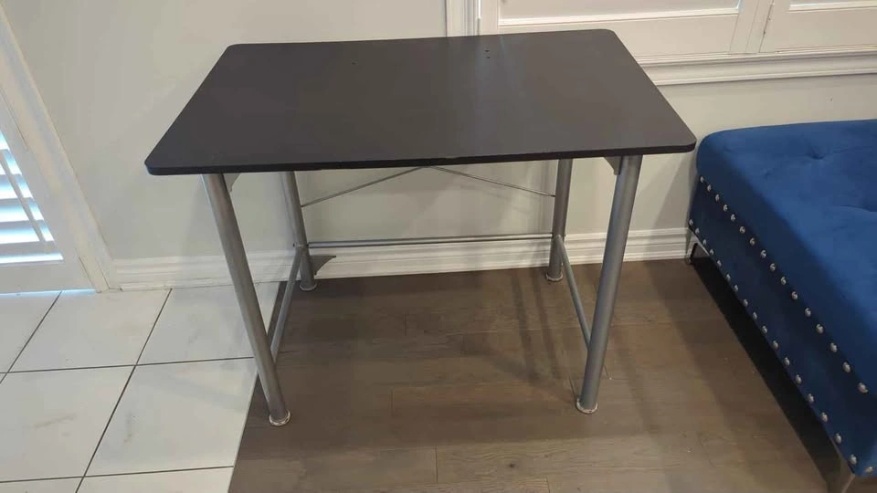 Desk and chair - photo 3
