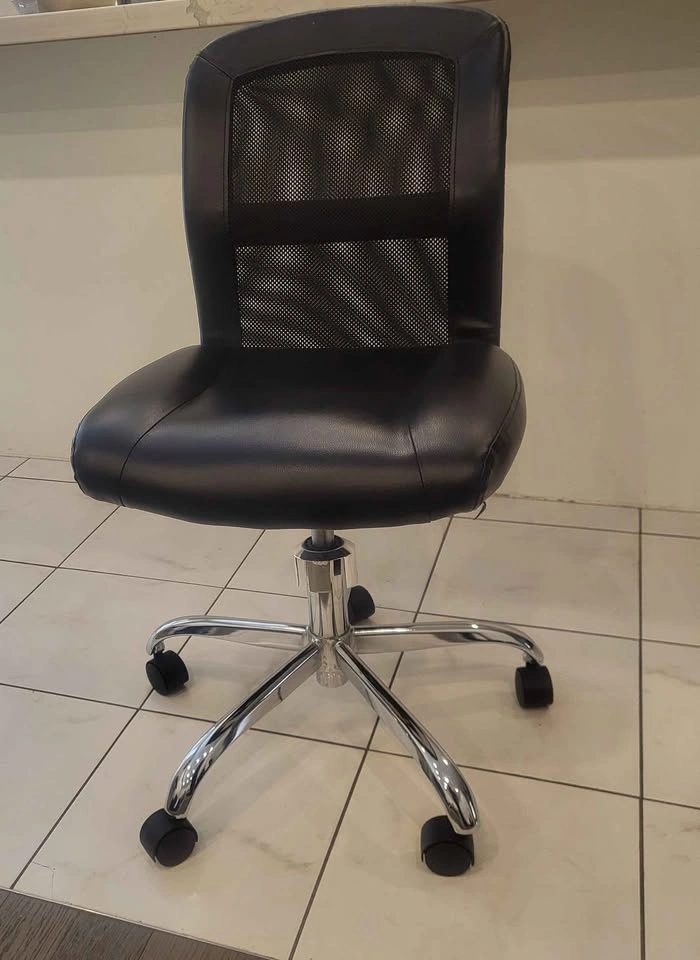 Desk and chair - photo 4