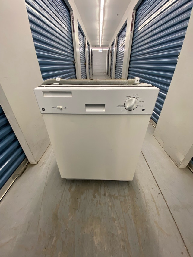 WHITE GE DISHWASHER - photo 2