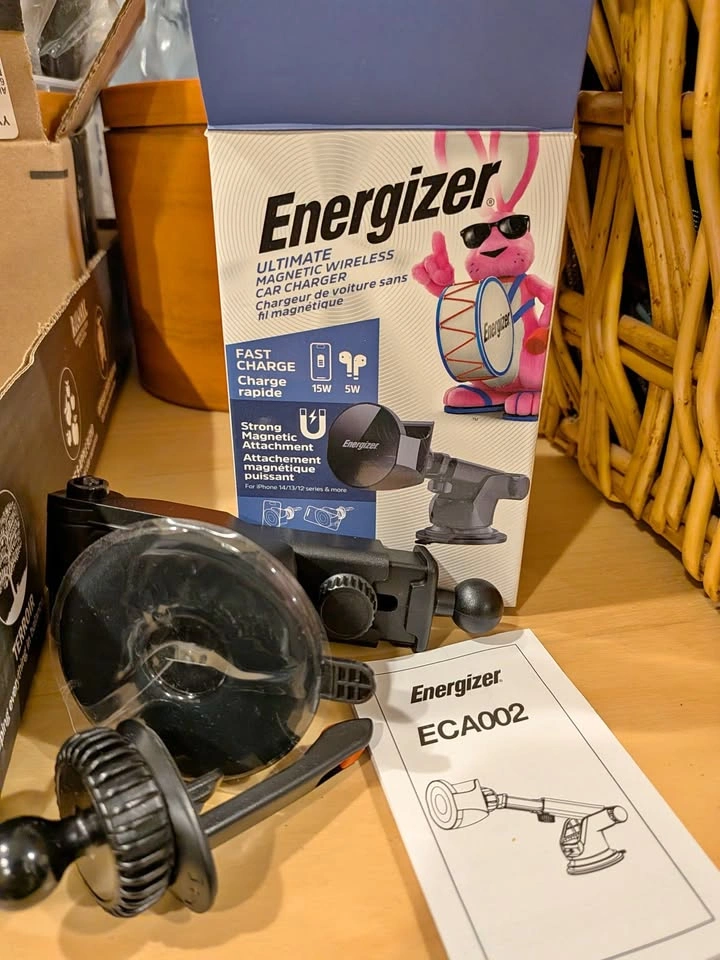 Energizer 2-in-1 Magnetic Wireless Car Charger Mount