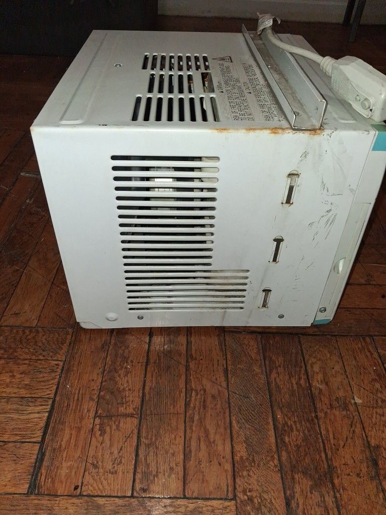 GE APPLIANCE AIR CONDITIONER - photo 2