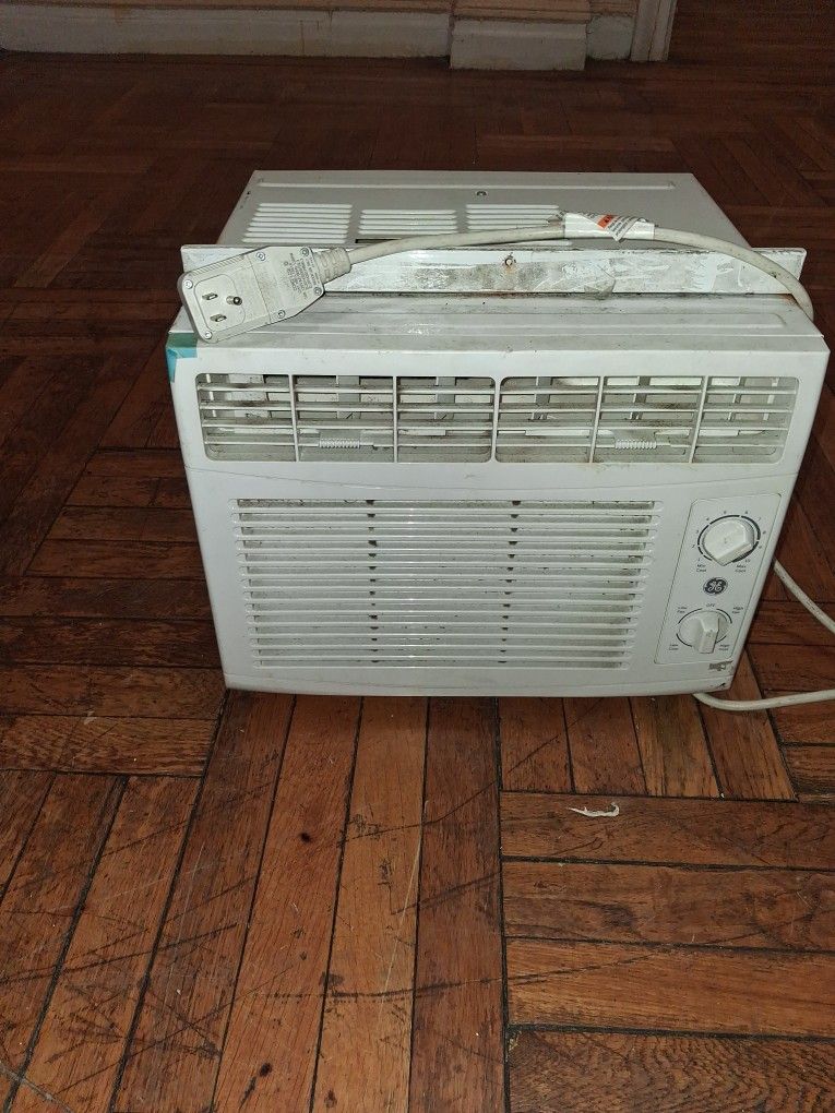 GE APPLIANCE AIR CONDITIONER - photo 3