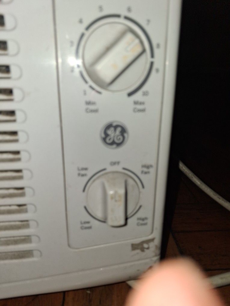 GE APPLIANCE AIR CONDITIONER - photo 4