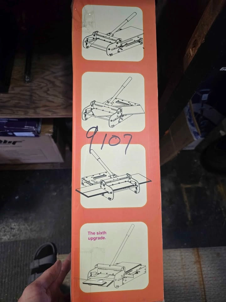 Vinyl/ Laminate Flooring Cutter - photo 2