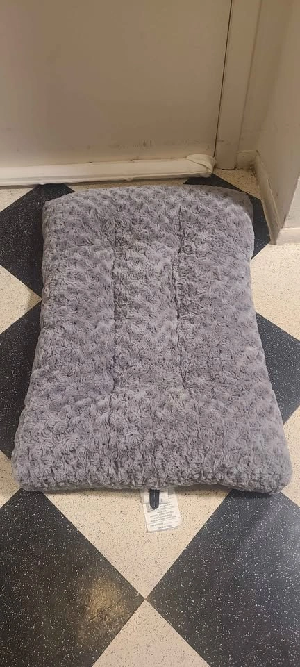 Dog crate with dog bed - photo 3