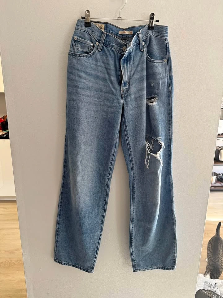 Levi's Baggy Dad Ripped Jeans Size 26