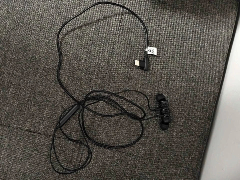 USB c wired headphones