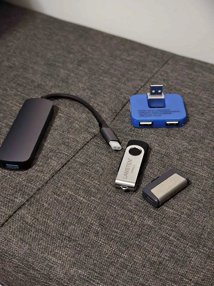 USB Hubs and Pendrives