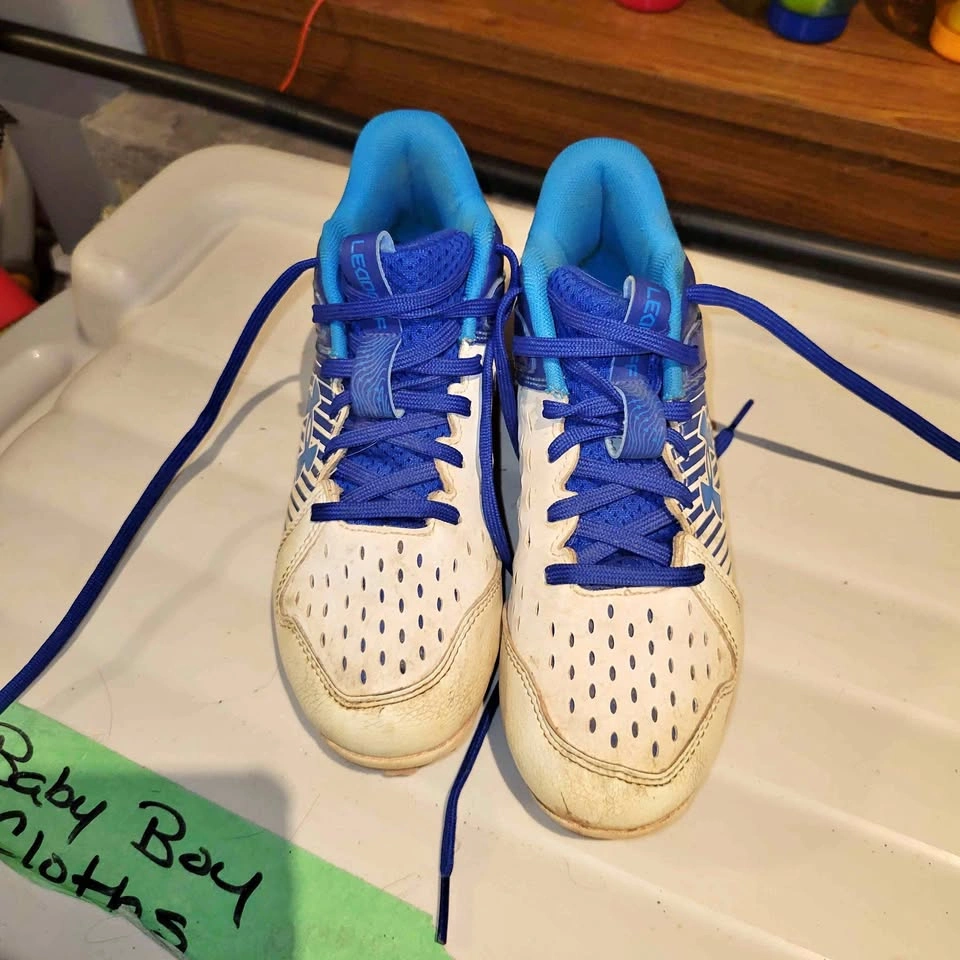 Sz 2.5 baseball cleats