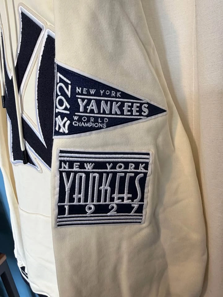 Pro Standard NY Yankees 1927 World Series Hoodie - 2XL - photo 3