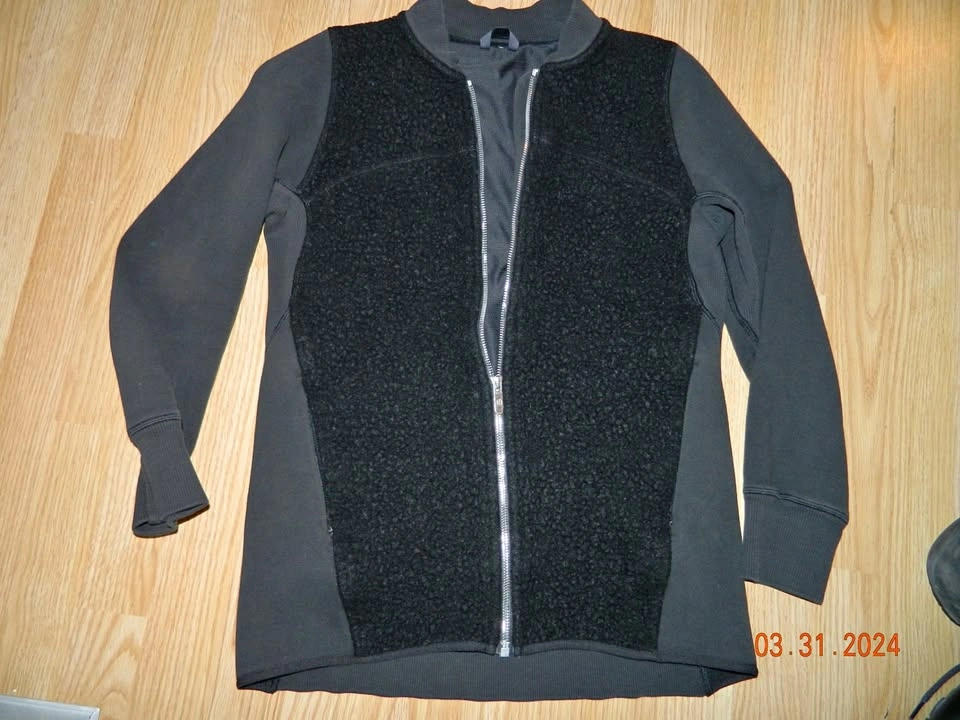 LULULEMON STAND OUT SHERPA JACKET - Size 6