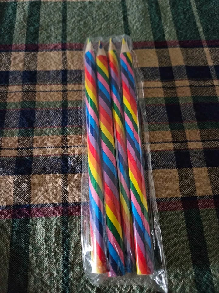 New 4pcs Rainbow Pencil Set - photo 3