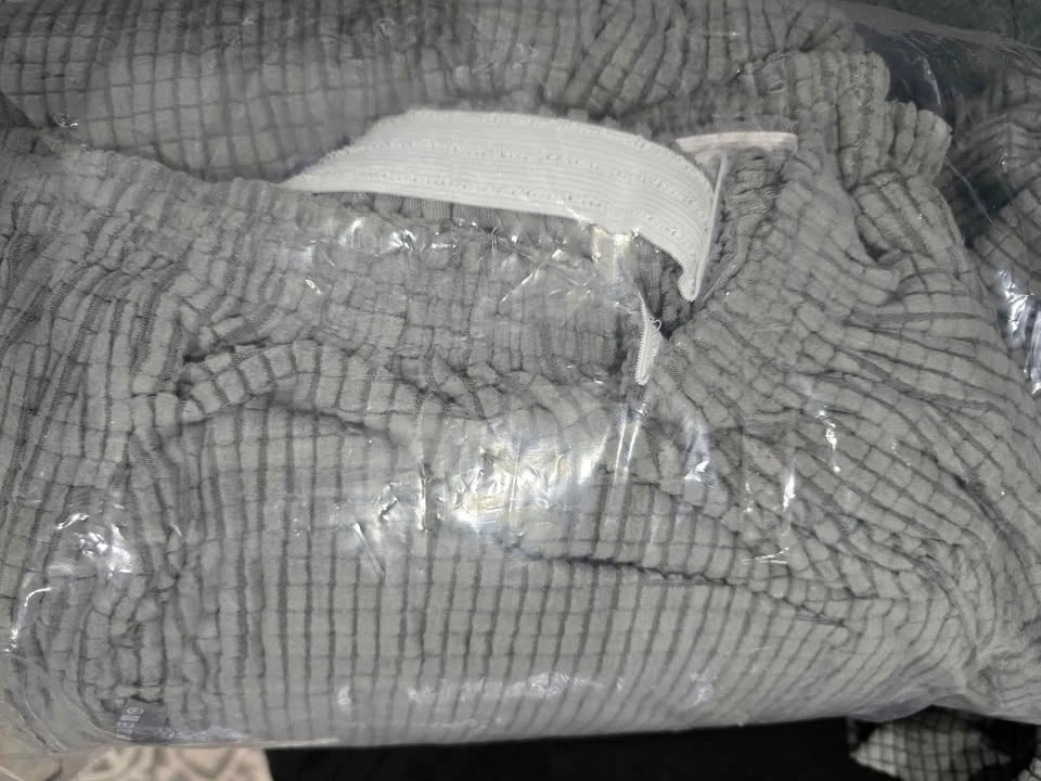One time used 1pc sofa base cover with 2pc T cushion cover - Nor - photo 4