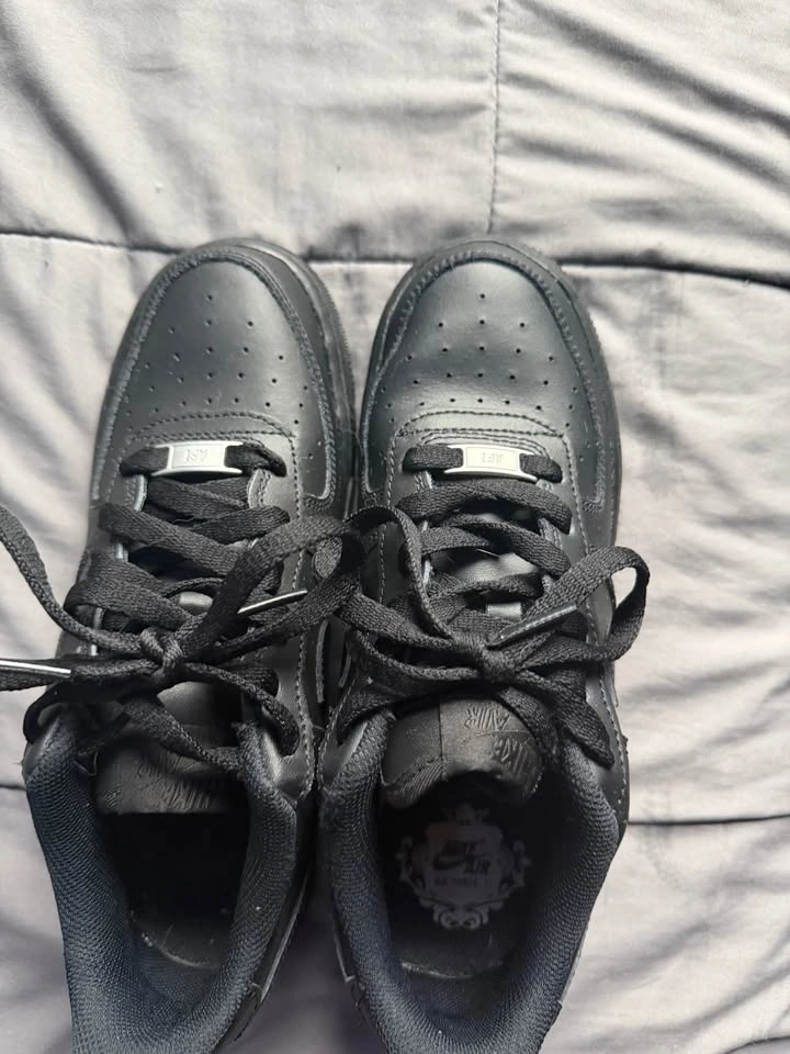 Nike Air Force 1 Kids Size 6.5 - photo 2