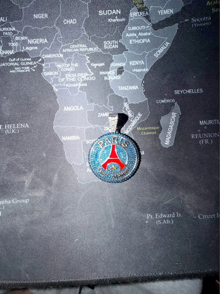 OFFICIAL PSG PENDANT