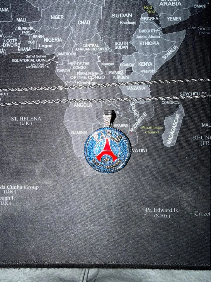 OFFICIAL PSG PENDANT - photo 3