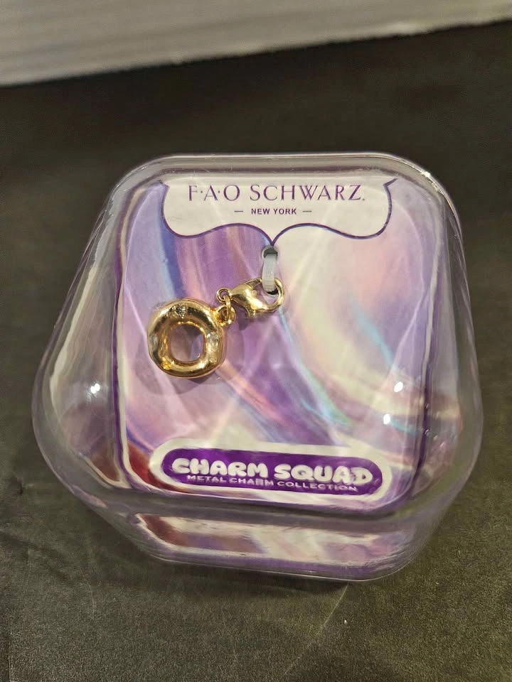 FAO SCHWARTZ CHARM SQUAD - Letter O - photo 2