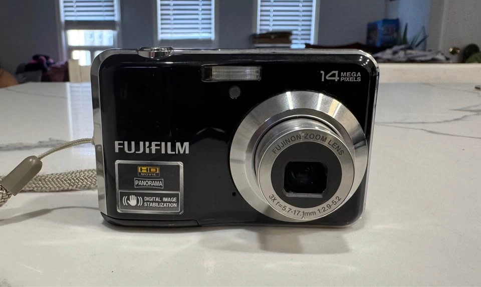 Fujifilm FinePix AV150 Digital Camera - Black - photo 3