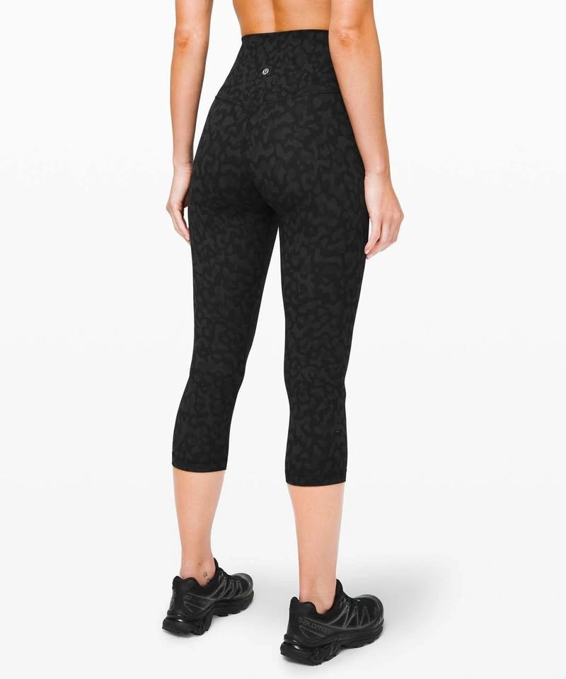 LULULEMON ALIGN CROP 21" Size 6 EUC - photo 2