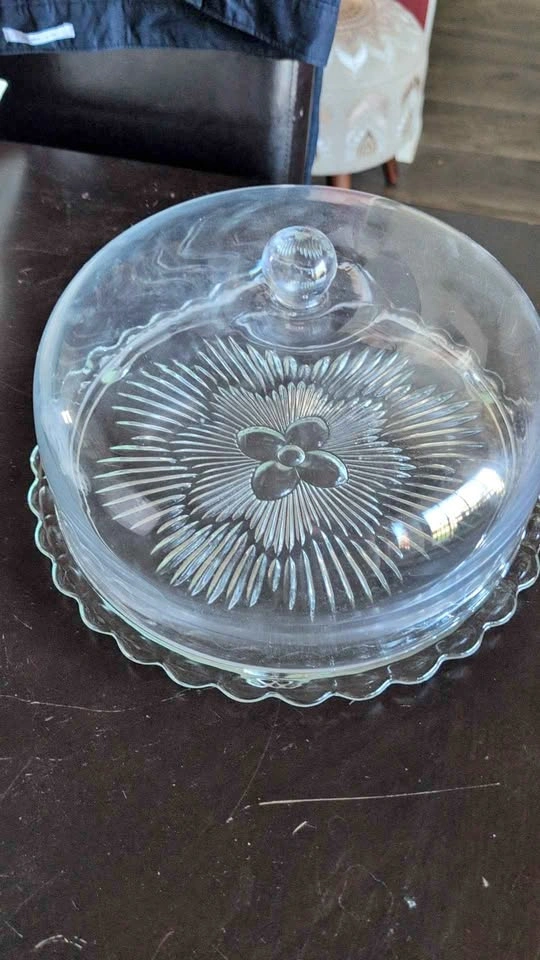 Clear Glass Cake Stand with Dome