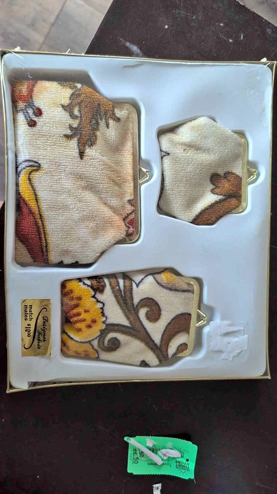 New vintage cigarette,coin purses kiss lock closings
