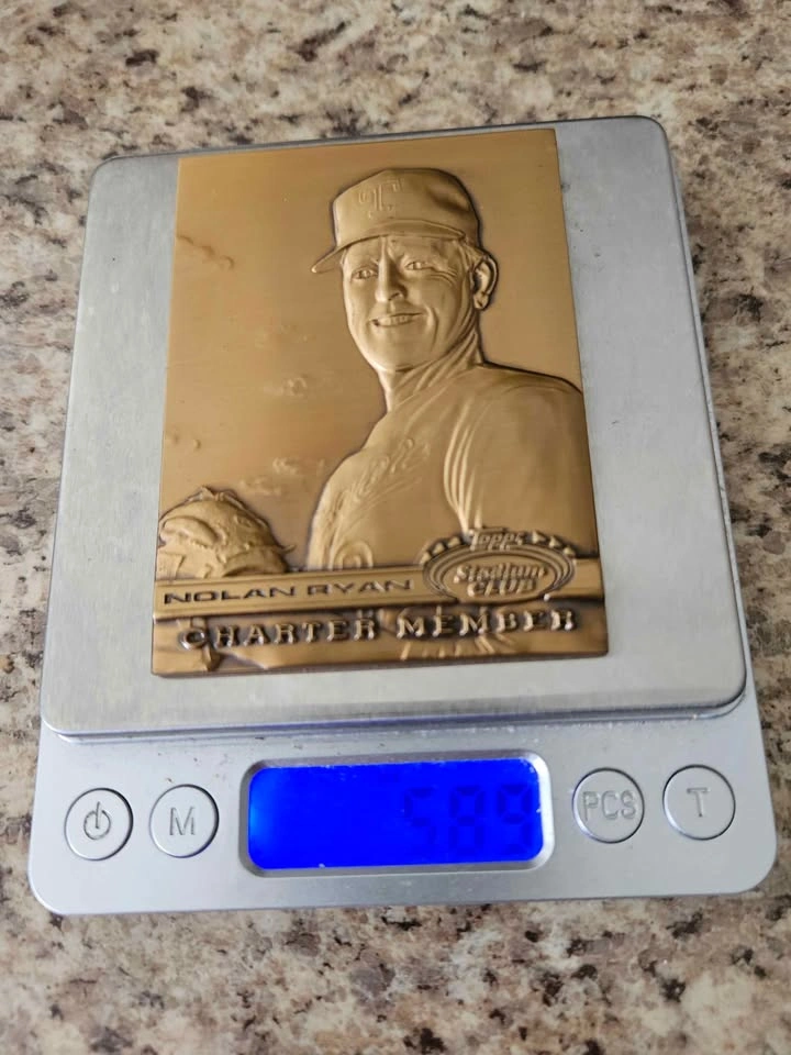 Nolan Ryan HOF • 1991 Stadium Club Charter Member Medallion - photo 3