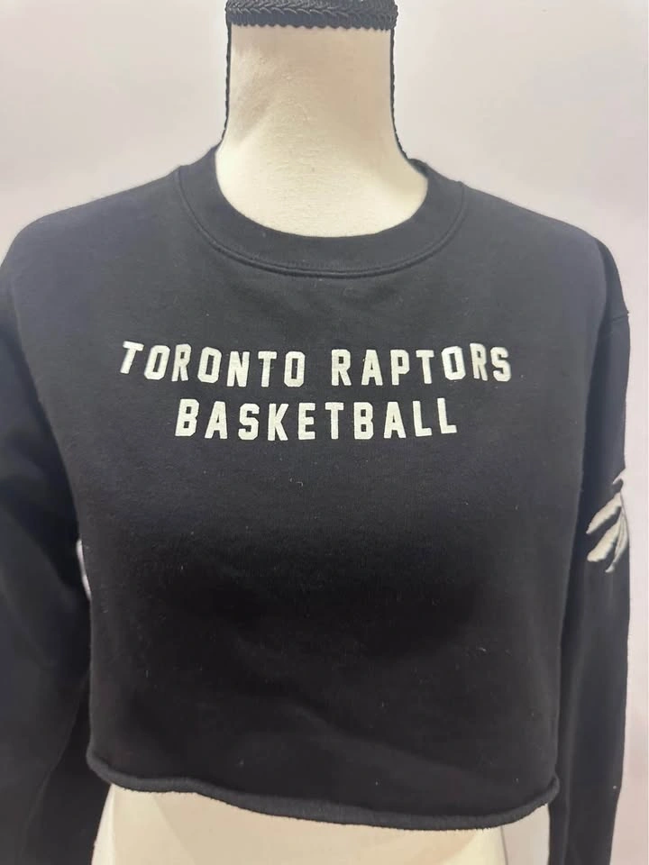 PEACE COLLECTIVE Toronto Raptors Black Cropped Crew Sweatshirt W - photo 3