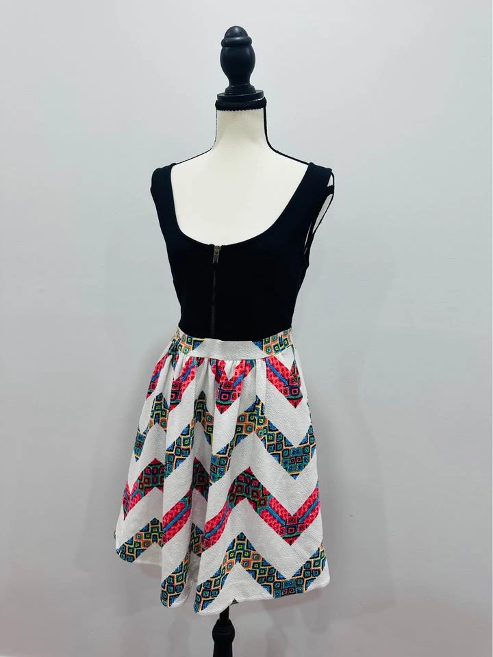 EUC MAEVE Anthropologie Tank Bodice Dress White Chevron Skirt Si - photo 2